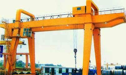 橋式起重機與門式起重機 功能、結構與應用場景解析